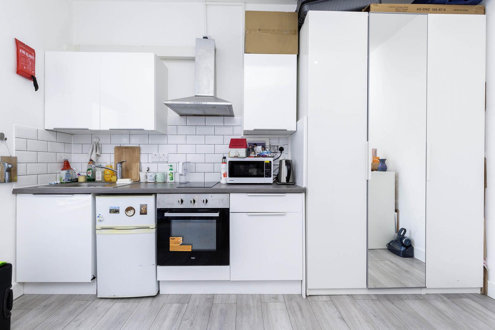 Modern Studio Kilburn lane, Queens Park